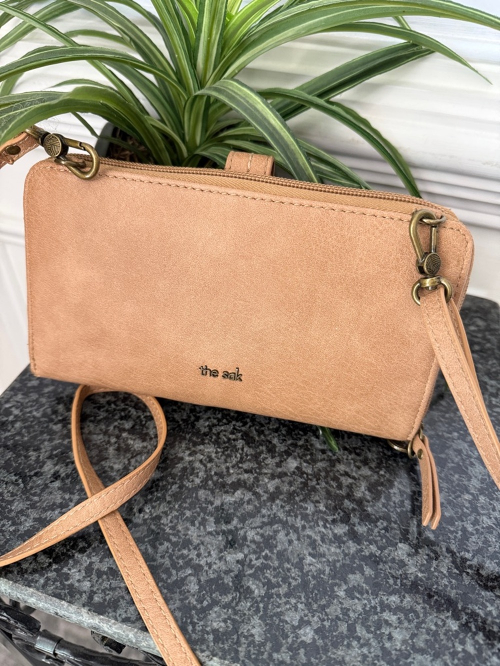 The Sak Iris Tan Crochet Smartphone Crossbody Wallet Wristlet - Picture 4 of 8